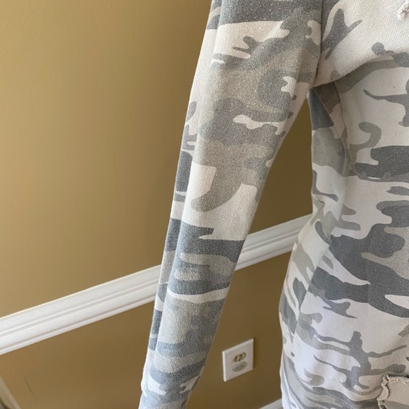 BCBG Long Camo Zipup - Picture 4 of 8